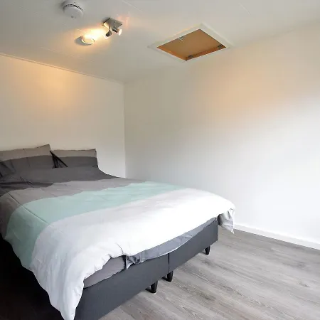 Cosy Holiday In By The Beach *